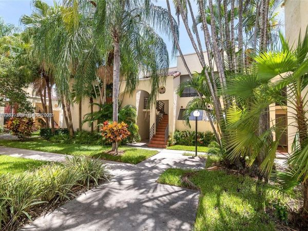 3559 Magellan Cir , Unit 323-2, Aventura, FL 33180