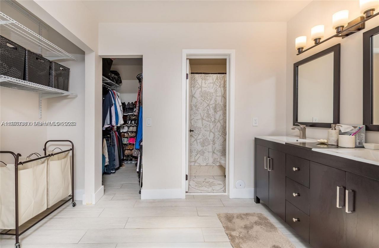 3559 Magellan Cir , Unit 323-2, Aventura, FL 33180 Photo