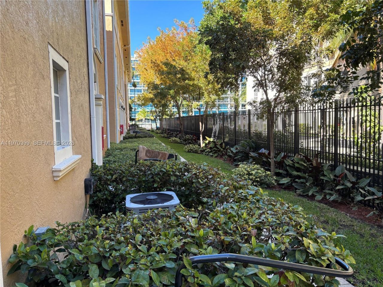 2981 NE 185th St, Unit 1802, Aventura, FL 33180 Photo