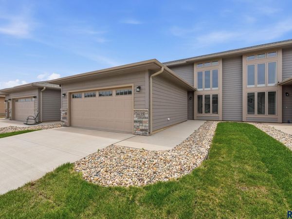 6135 S Bison Pl, Sioux Falls, SD 57108