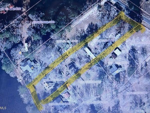 1343 Point Caswell Road, Atkinson, NC 28421