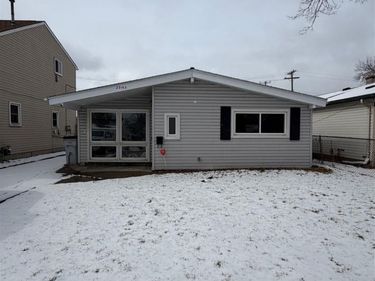 23153 Crossley Avenue, Hazel Park, MI 48030