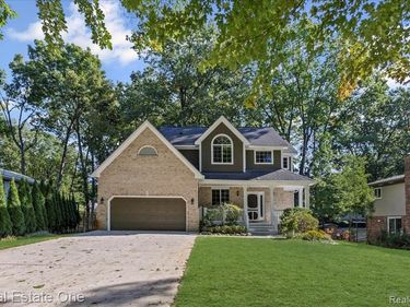 2475 Horace Street, West Bloomfield Twp, MI 48324