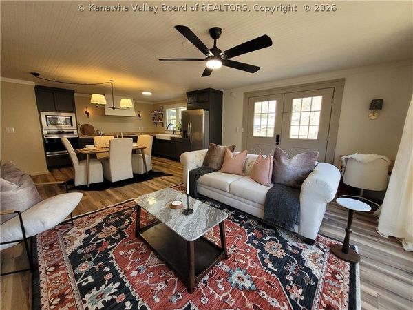 1662 Connell Road, Charleston, WV 25314