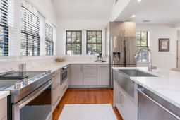 59 Beverly Road photo 4