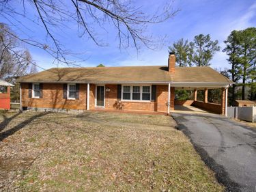 215 Deerwood Drive, Lynchburg, VA 24502