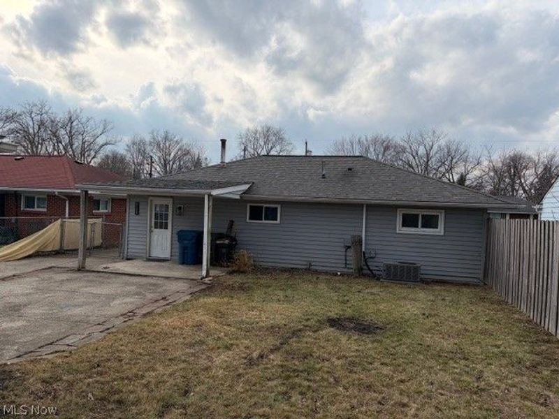 275 Lynne Drive, Sheffield Village, OH 44054 Photo 10