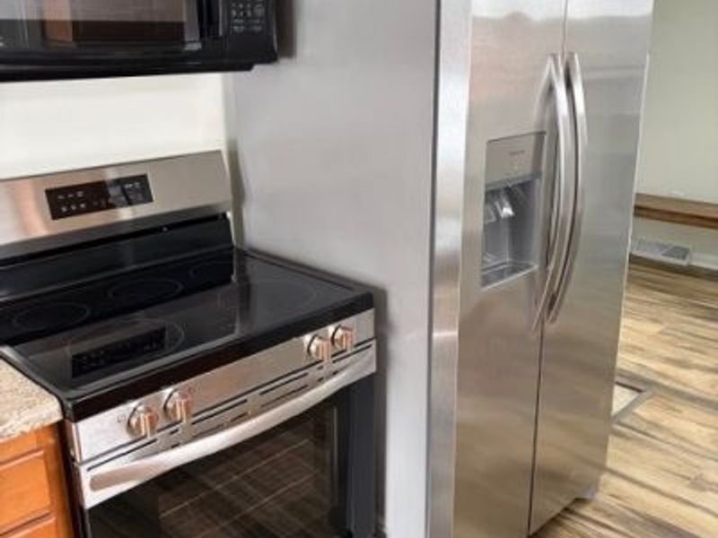 275 Lynne Drive, Sheffield Village, OH 44054 Photo 7