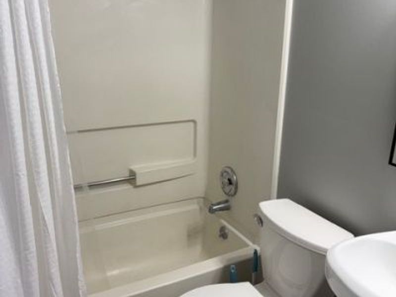 275 Lynne Drive, Sheffield Village, OH 44054 Photo 8