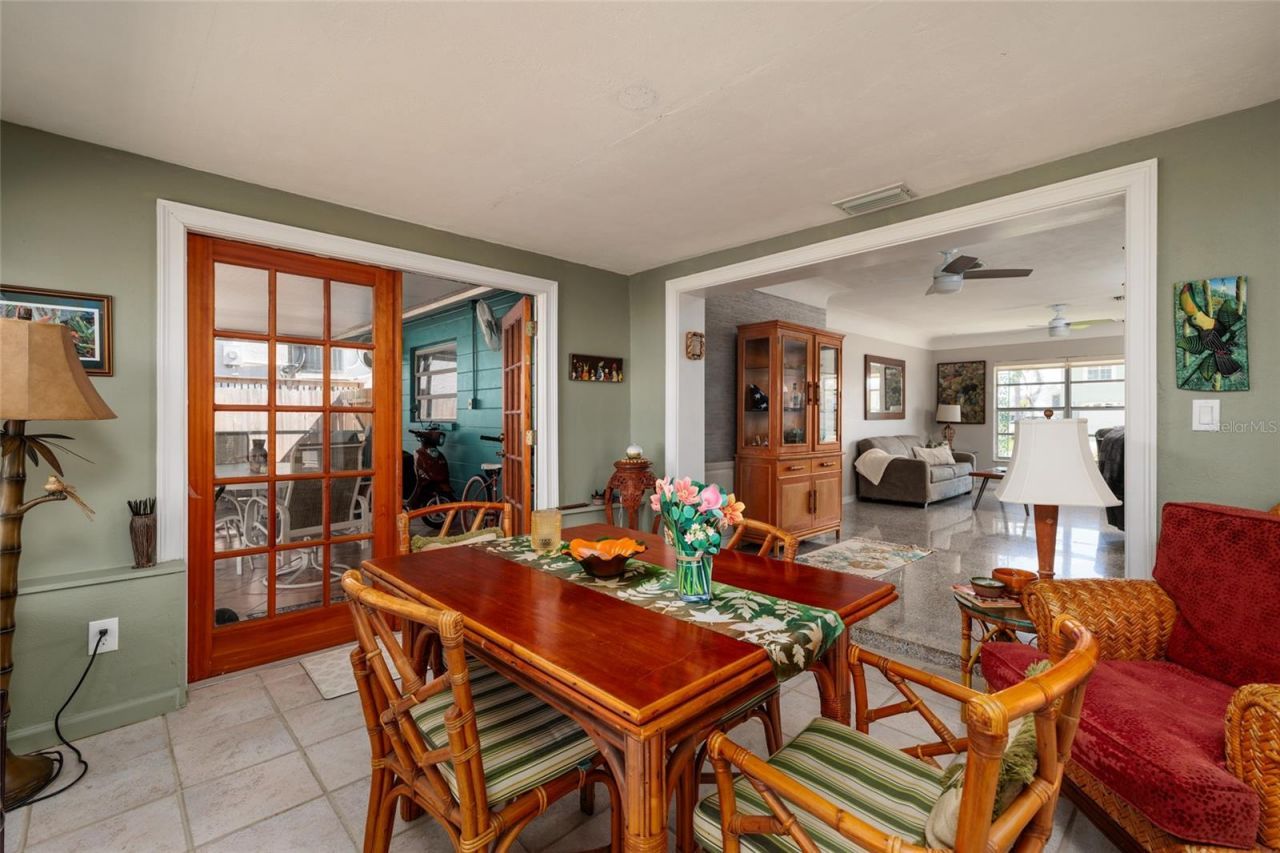 349 89th Avenue Ne, Saint Petersburg, FL 33702 Photo