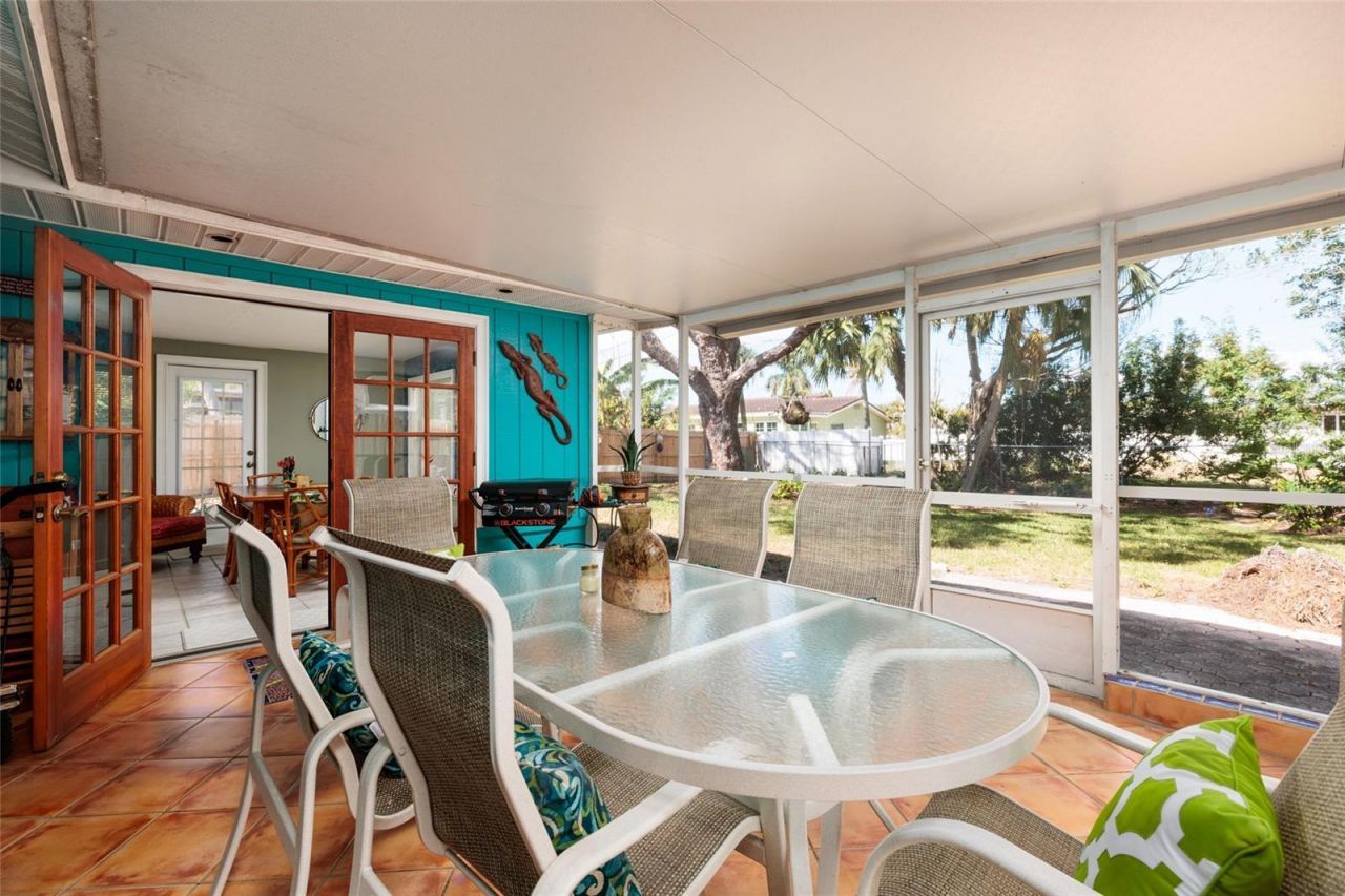 349 89th Avenue Ne, Saint Petersburg, FL 33702 Photo