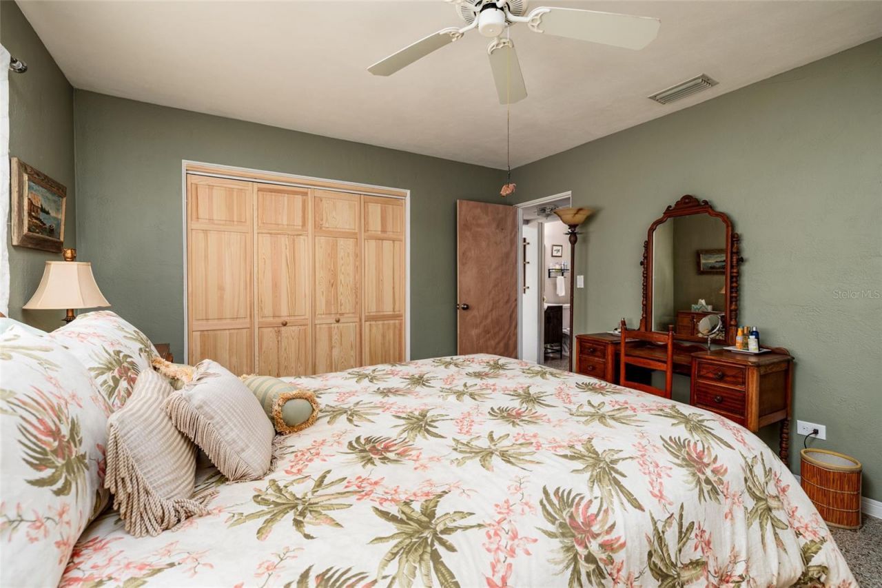 349 89th Avenue Ne, Saint Petersburg, FL 33702 Photo