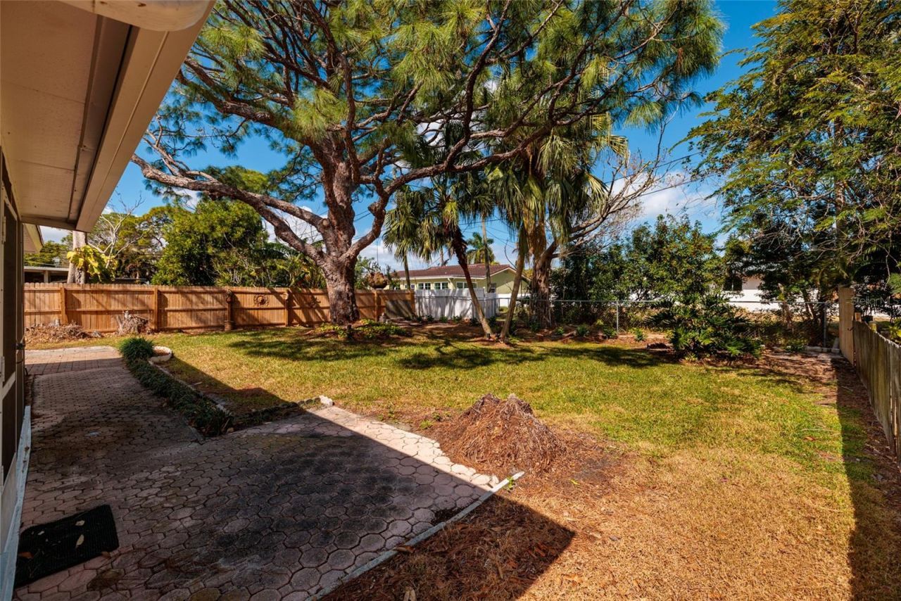 349 89th Avenue Ne, Saint Petersburg, FL 33702 Photo