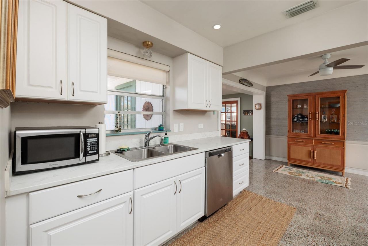 349 89th Avenue Ne, Saint Petersburg, FL 33702 Photo