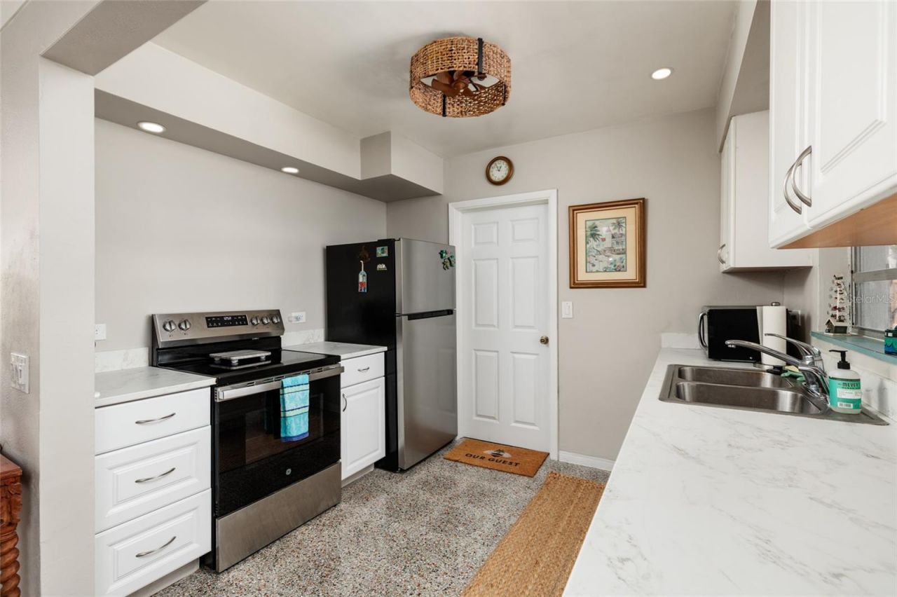 349 89th Avenue Ne, Saint Petersburg, FL 33702 Photo