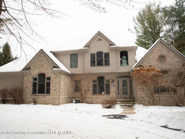 9326 Foley Crossing, Fenton, MI 48430