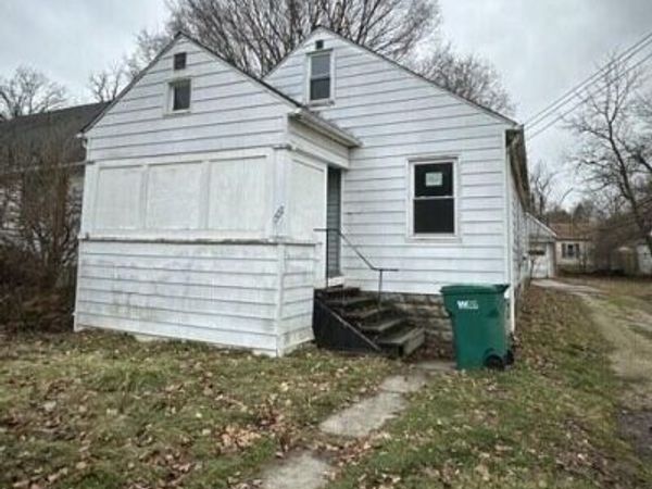 1527 Robertson Avenue, Lansing, MI 48915