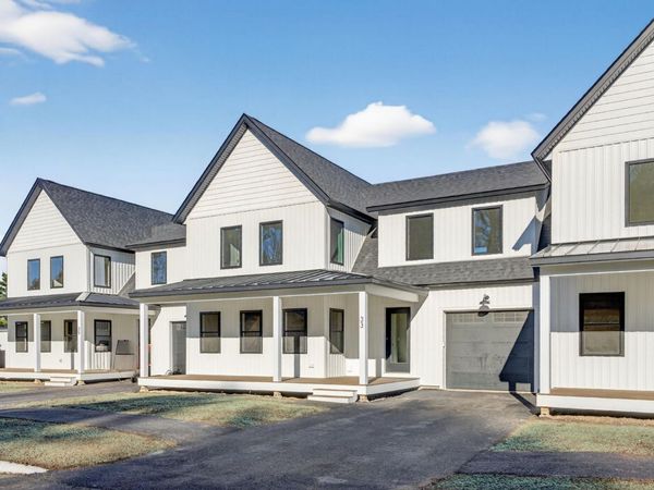 31 Fairway Commons Drive, Unit 12, Gorham, ME 04038