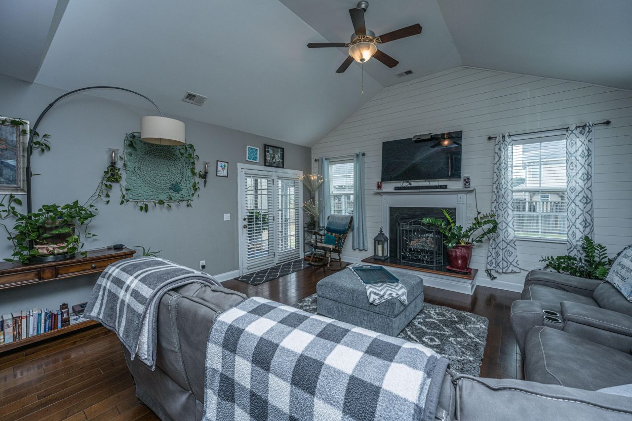 342 Fox Ridge Lane Photo 18