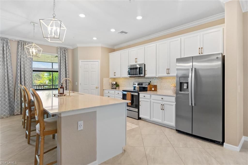 12027 Hawthorn Lake Dr, Unit 202, Fort Myers, FL 33913 Photo