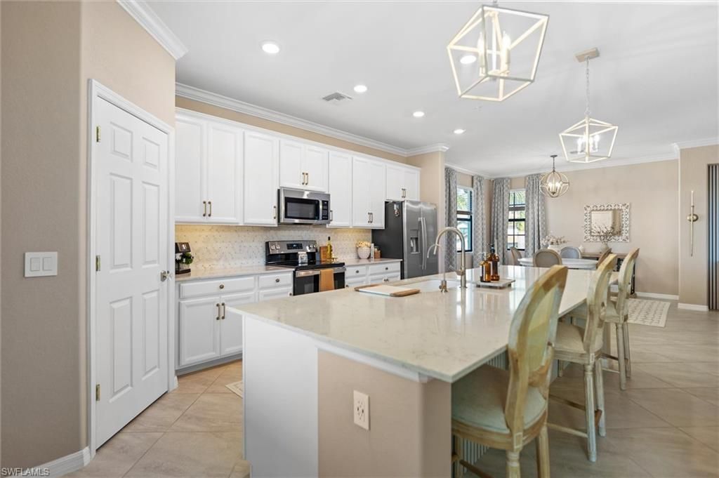 12027 Hawthorn Lake Dr, Unit 202, Fort Myers, FL 33913 Photo