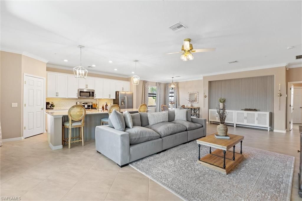 12027 Hawthorn Lake Dr, Unit 202, Fort Myers, FL 33913 Photo