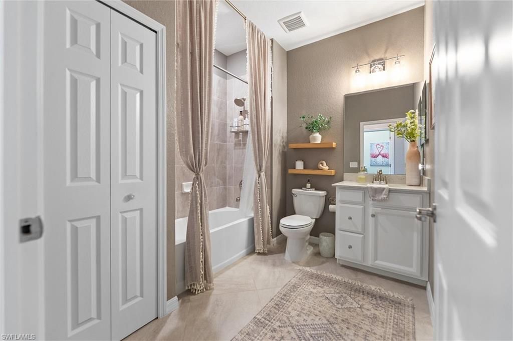 12027 Hawthorn Lake Dr, Unit 202, Fort Myers, FL 33913 Photo