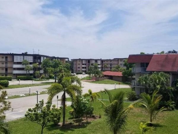 3061 NW 47th Ter, Unit 333A, Lauderdale Lakes, FL 33313