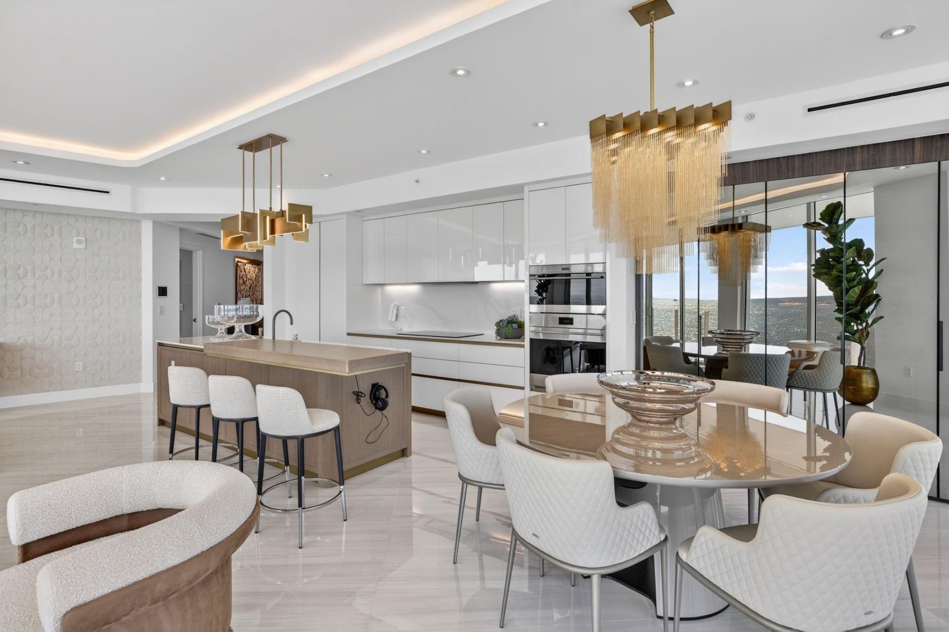 525 N Fort Lauderdale Beach Boulevard, Unit 901, Fort Lauderdale, FL 33304 Photo