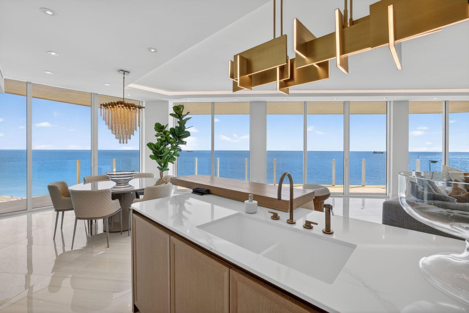 525 N Fort Lauderdale Beach Boulevard, Unit 901, Fort Lauderdale, FL 33304 Photo