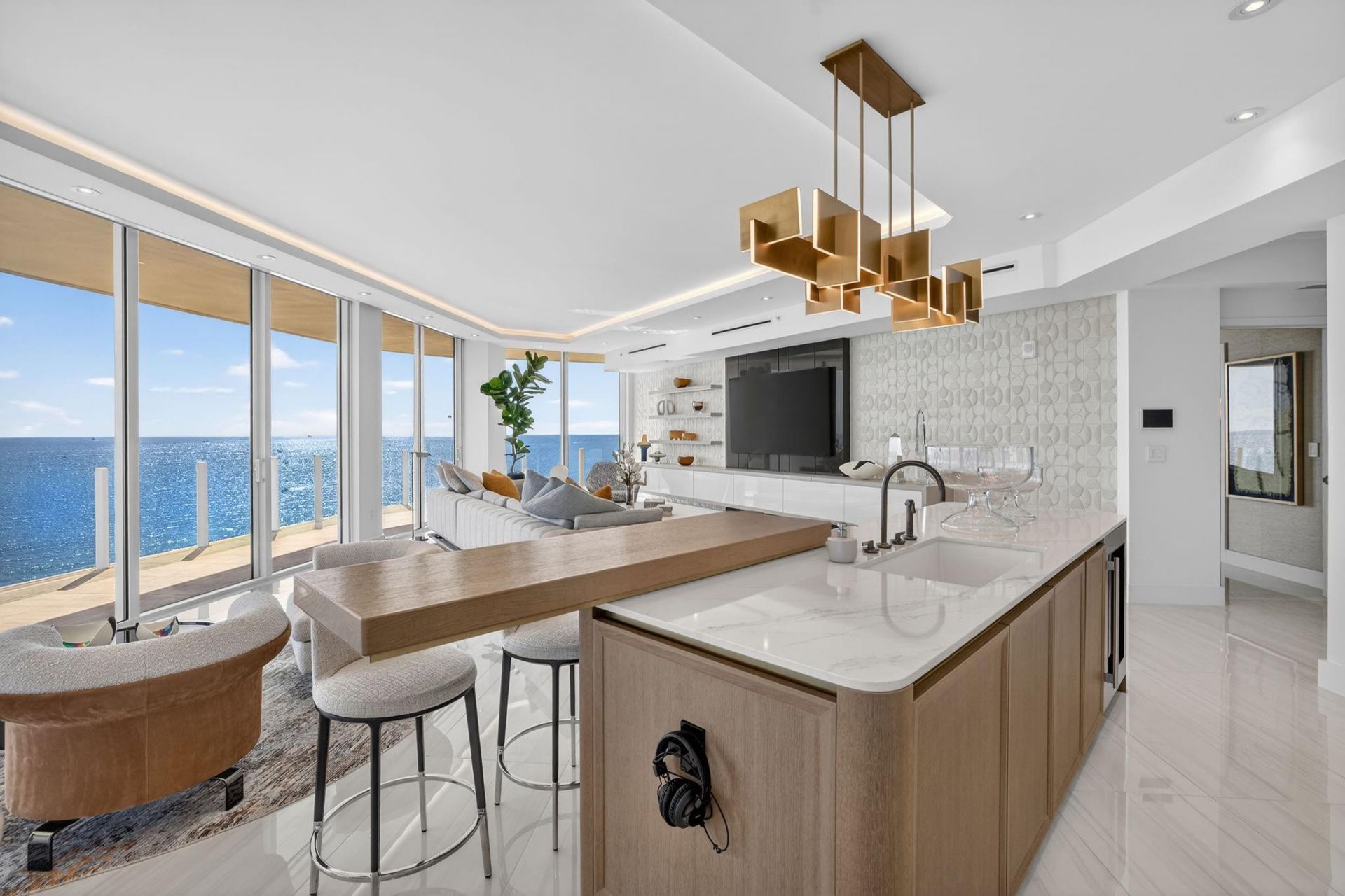 525 N Fort Lauderdale Beach Boulevard, Unit 901, Fort Lauderdale, FL 33304 Photo