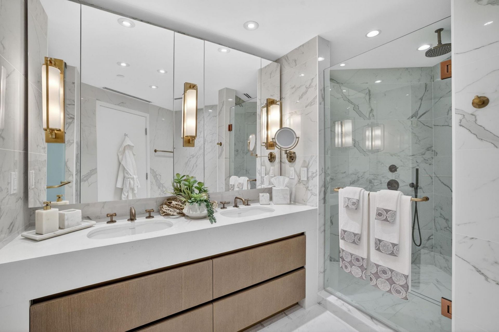 525 N Fort Lauderdale Beach Boulevard, Unit 901, Fort Lauderdale, FL 33304 Photo