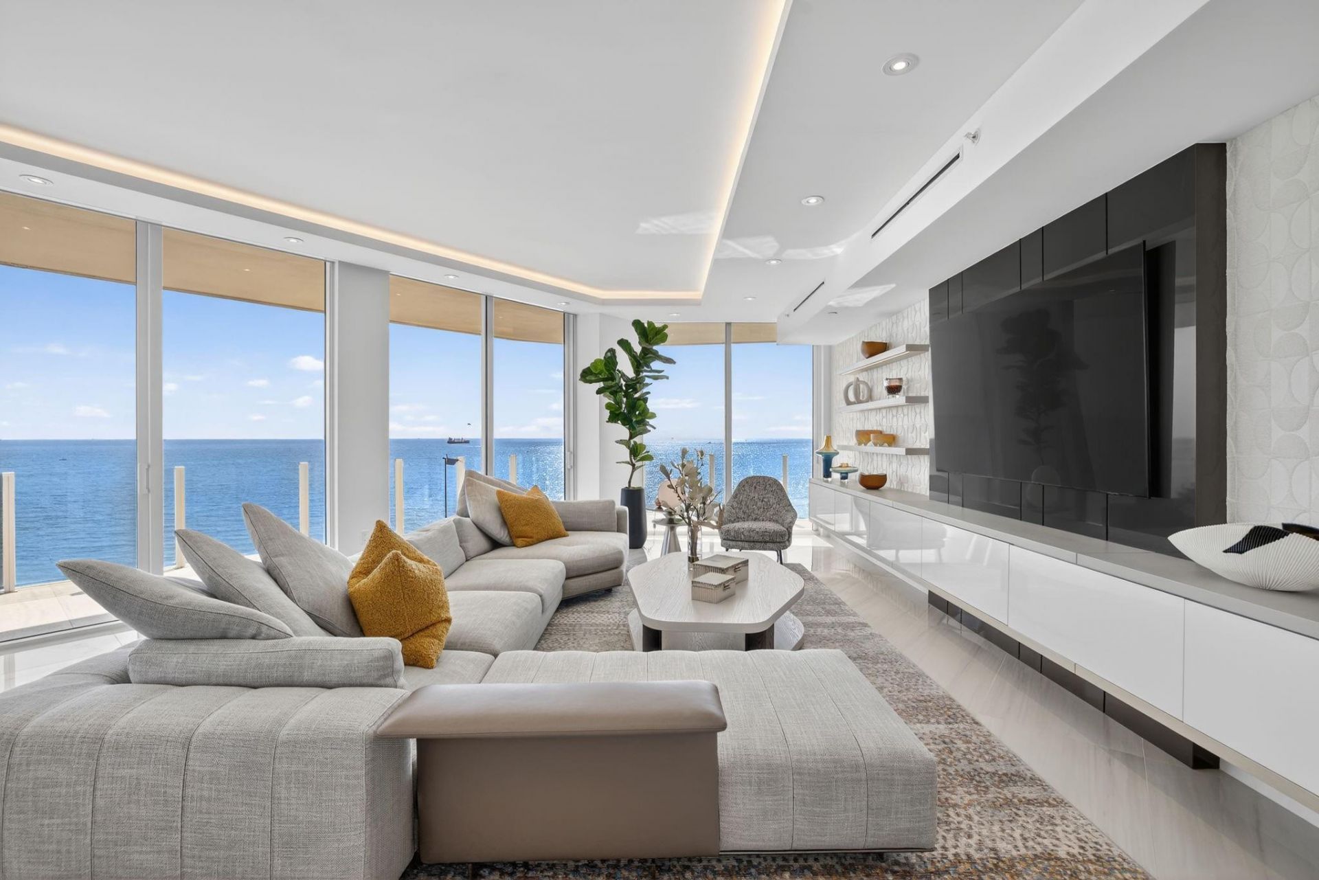 525 N Fort Lauderdale Beach Boulevard, Unit 901, Fort Lauderdale, FL 33304 Photo