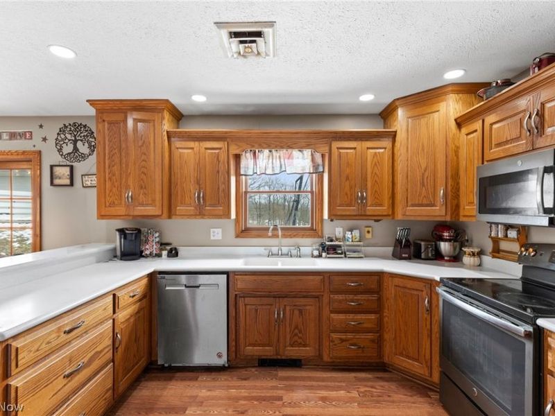 430 S Main Street, Bethesda, OH 43719 Photo 7