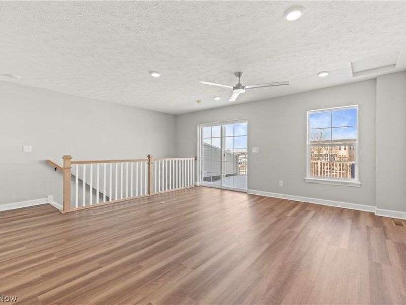 457 Harbor Lane, Lorain, OH 44052 Photo 10