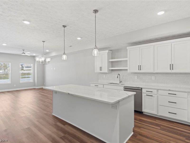 457 Harbor Lane, Lorain, OH 44052 Photo 8