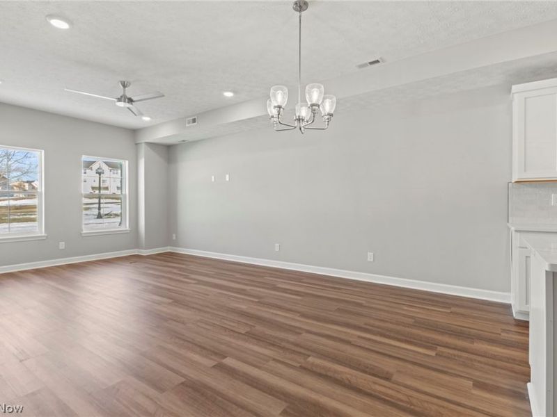 457 Harbor Lane, Lorain, OH 44052 Photo 9