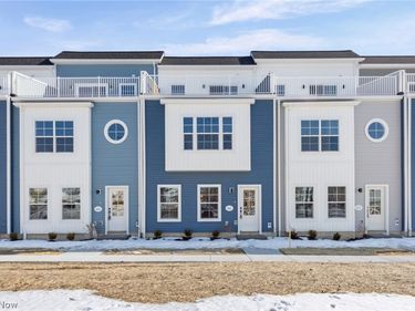 461 Harbor Lane, Lorain, OH 44052