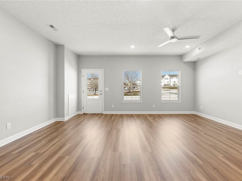 461 Harbor Lane, Lorain, OH 44052 Photo 10