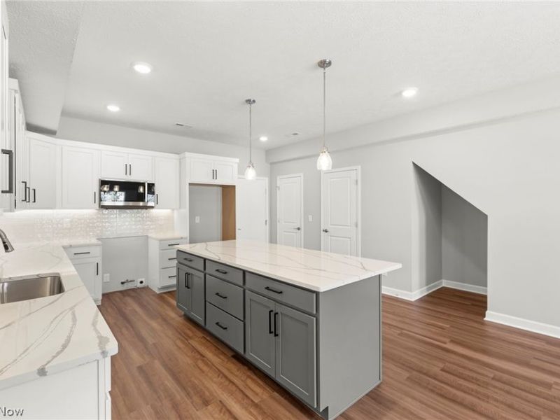 461 Harbor Lane, Lorain, OH 44052 Photo 6