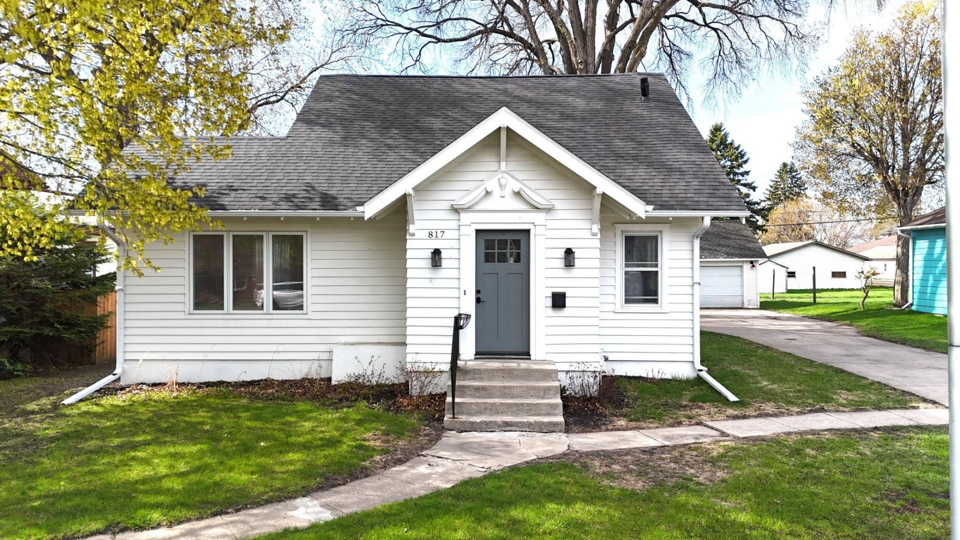 817 W Lincoln Avenue, Fergus Falls, MN 56537 Main Photo