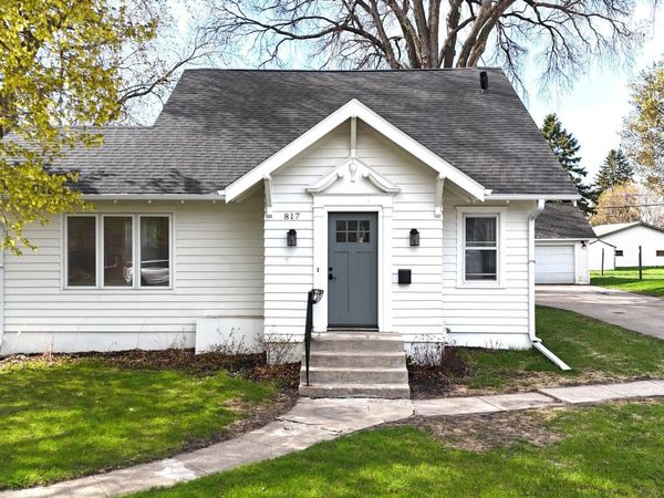 817 W Lincoln Avenue, Fergus Falls, MN 56537