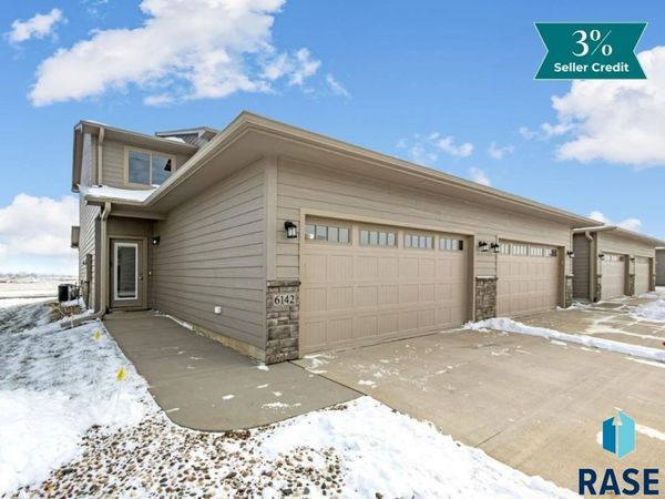 6142 S Bison Pl, Sioux Falls, SD 57108