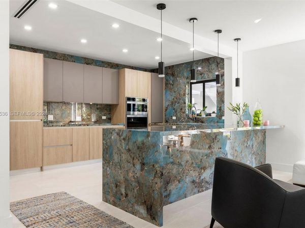 312 NE 90th St , El Portal, FL 33138