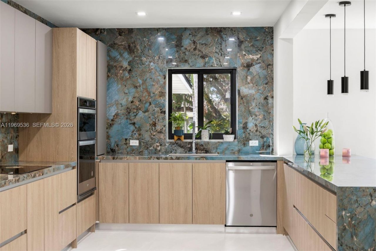 312 NE 90th St , El Portal, FL 33138 Photo