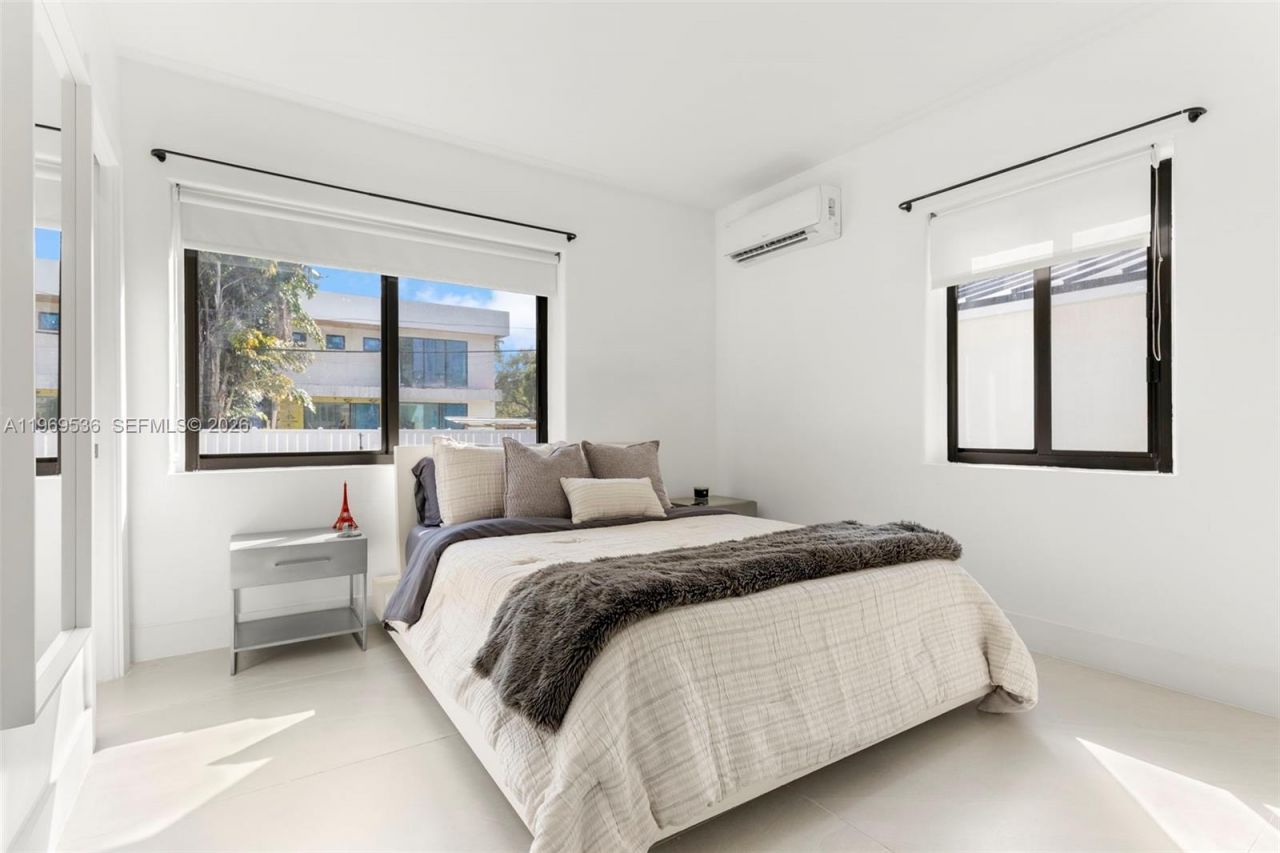 312 NE 90th St , El Portal, FL 33138 Photo