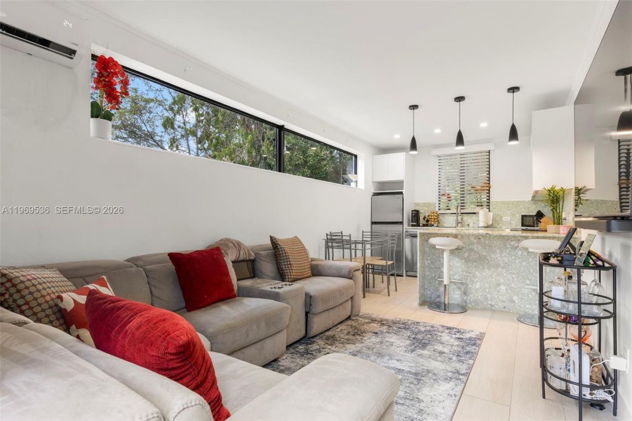 312 NE 90th St , El Portal, FL 33138 Photo