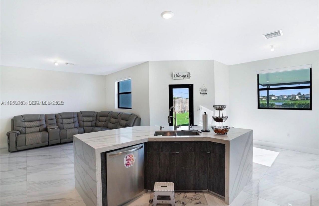 10321 SW 232nd St , Cutler Bay, FL 33190 Photo