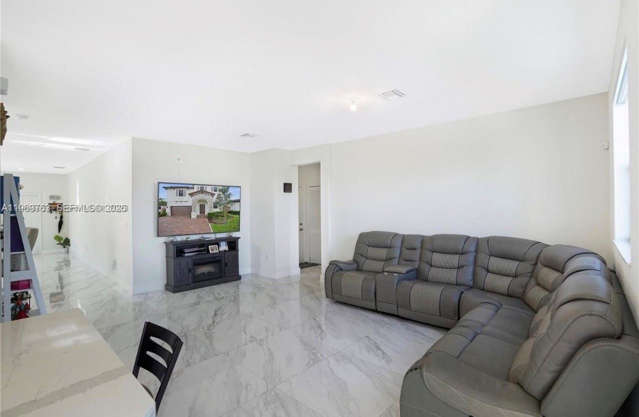 10321 SW 232nd St , Cutler Bay, FL 33190 Photo