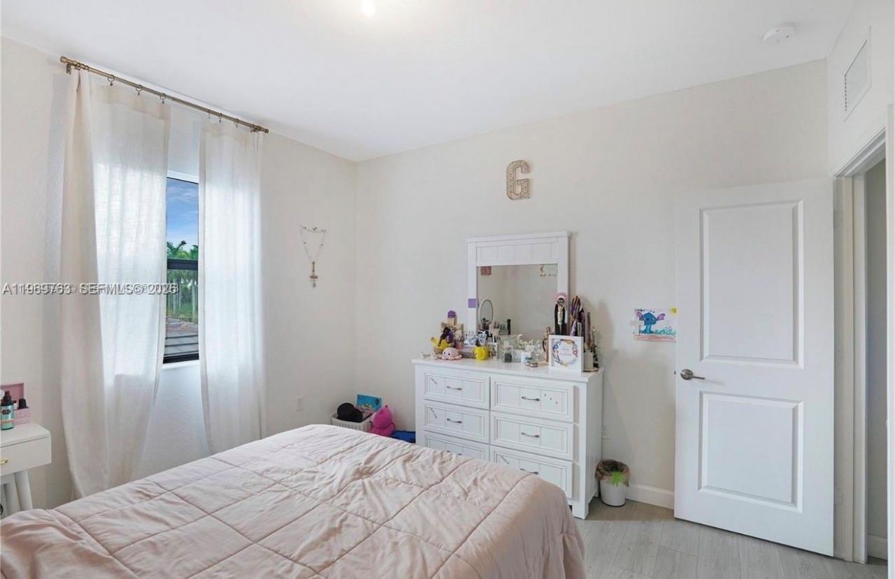 10321 SW 232nd St , Cutler Bay, FL 33190 Photo